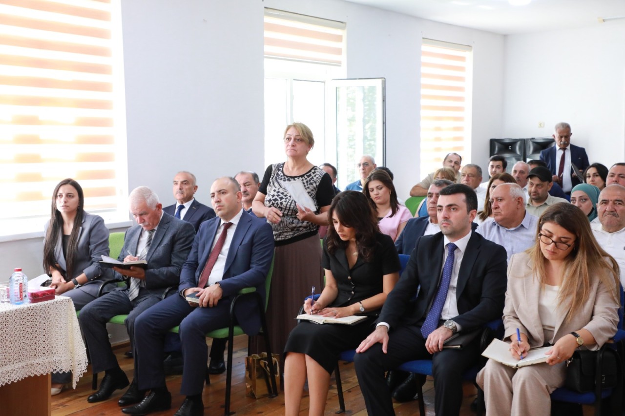 Adil Əliyev Zığda sakinlərlə görüşdü - FOTOLAR